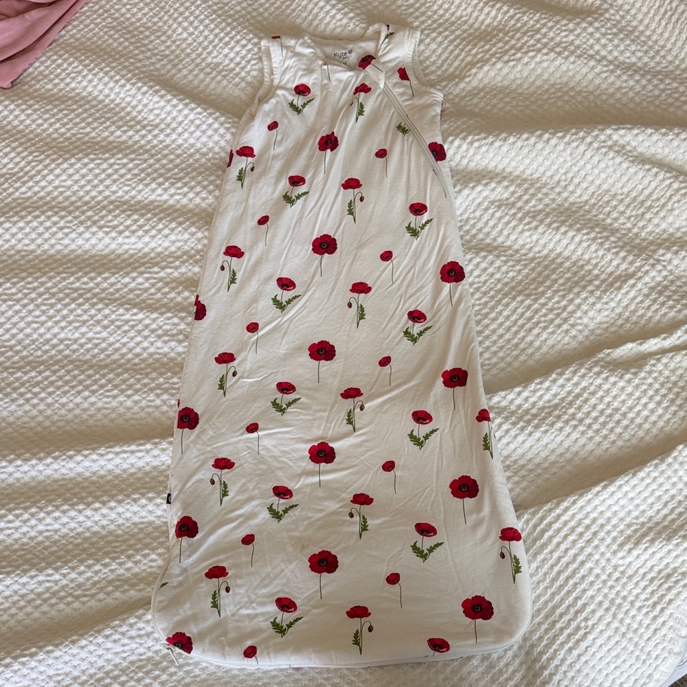 Kyte Baby White Sleeveless Sleep Sack with Red Poppy Motif